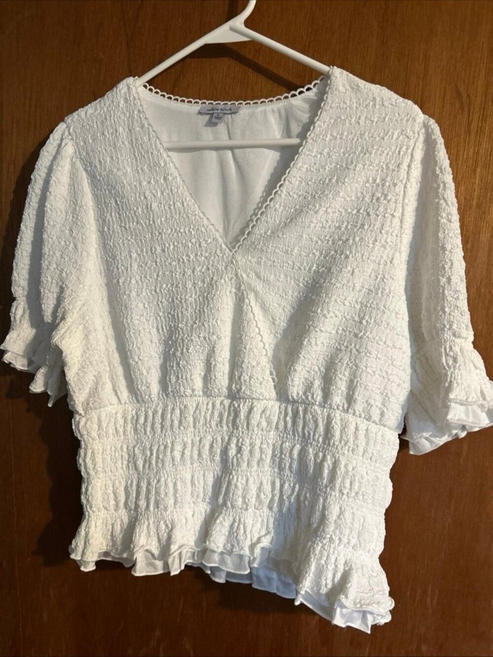 White Birch White Textured Top Gathered Waist Snap Closure Large NWOT